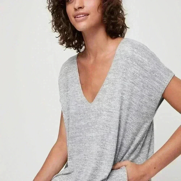 Wilfred Free / Aritzia along Sleeve  loose Grey Dress - Like New - with Pockets! - Picture 2 of 5